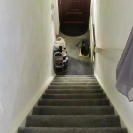 Detached 3 Bedroom Corner House Sleeps Up To 7 Welcomes Contractors & Longer Term Bookings ليدز